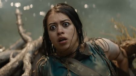 Amber Midthunder as Naru in Prey