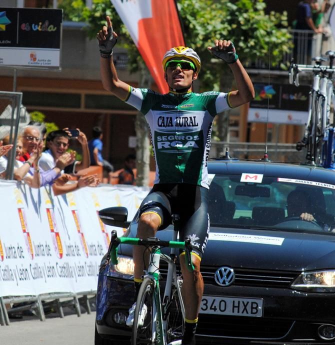Luis Le&oacute;n S&aacute;nchez (Caja Rural) seizes the stage win