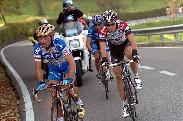 Paolo Bettini (Quickstep) with Sastre and Simoni on the Madonna del Ghisallo