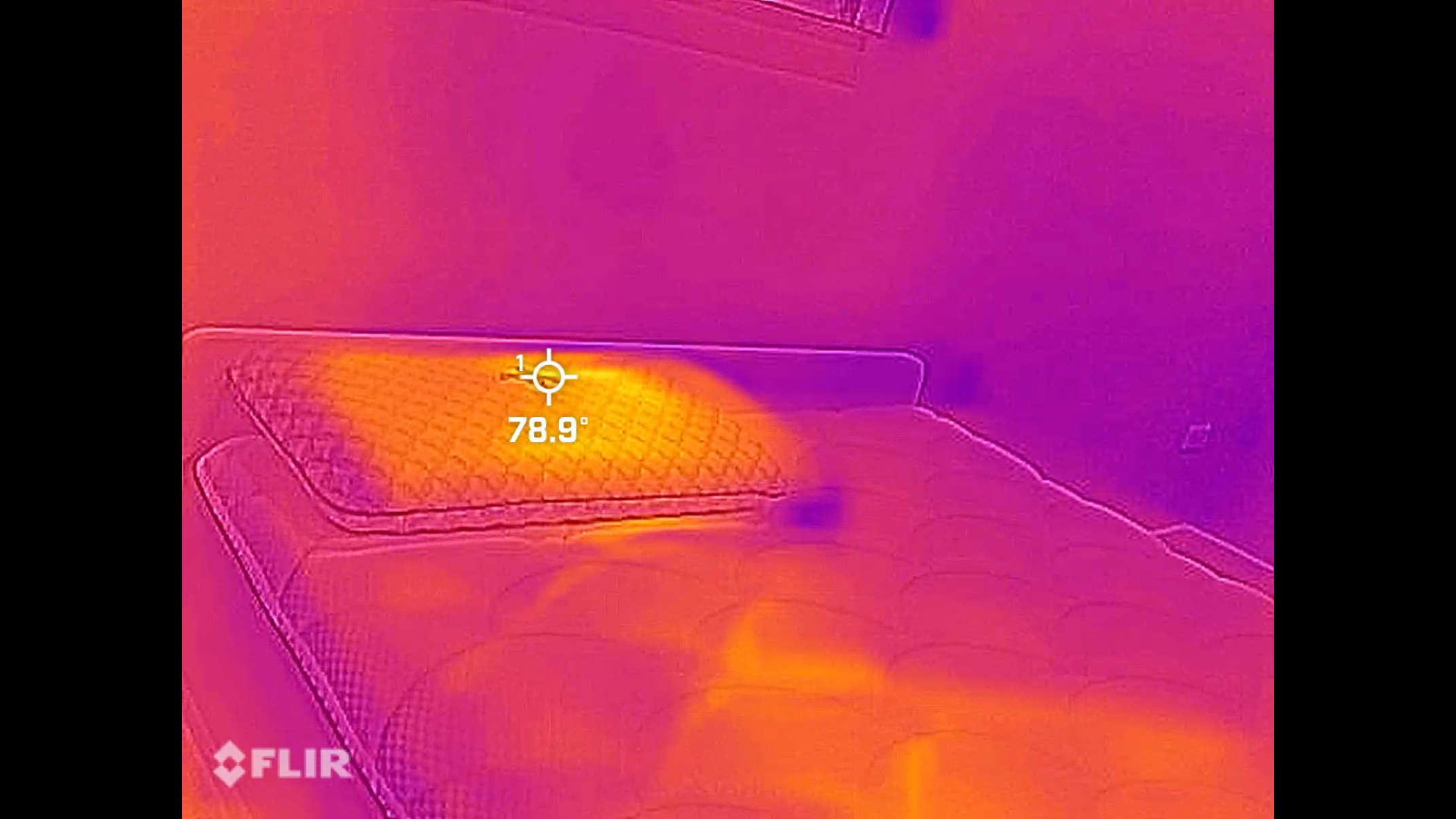 A thermal image of the Helix Cooling Memory Foam Pillow showing a temperature reading of 78.9 °F