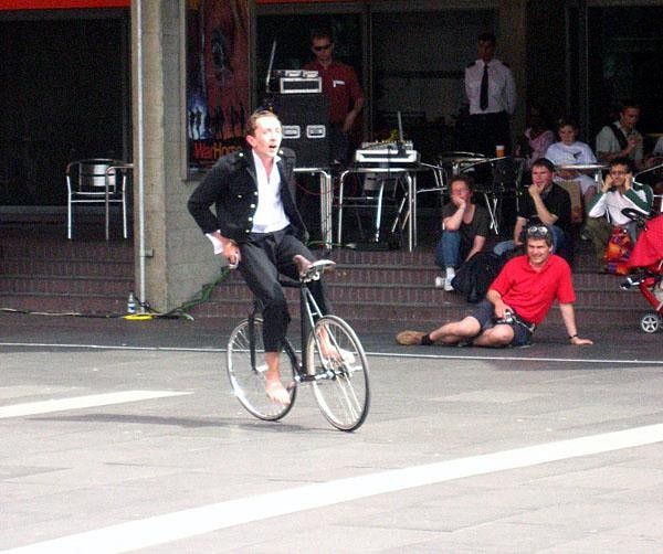 An odd time trialing position.
