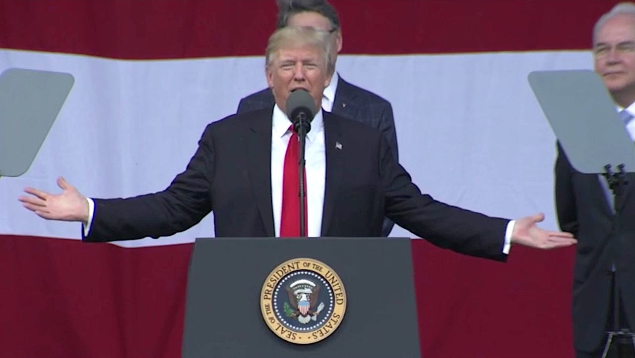 Trump talks to the Boy Scout Jamboree