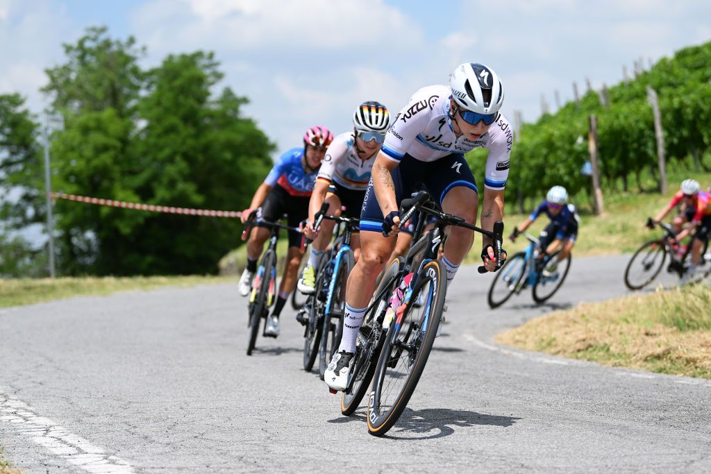 CANELLI ITALY JULY 05 Lorena Wiebes of The Netherlands and Team SD Worx competes during the 34th Giro dItalia Donne 2023 Stage 6 a 1044km stage from Canelli to Canelli 315m UCIWWT on July 05 2023 in Canelli Italy Photo by Dario BelingheriGetty Images