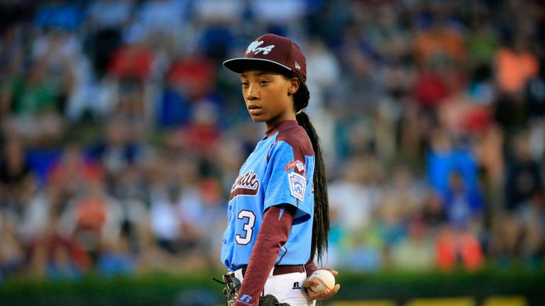 Sports uniform, Jersey, Cap, Sports equipment, Sportswear, Sports gear, Baseball uniform, Sport venue, Team sport, Ball game,