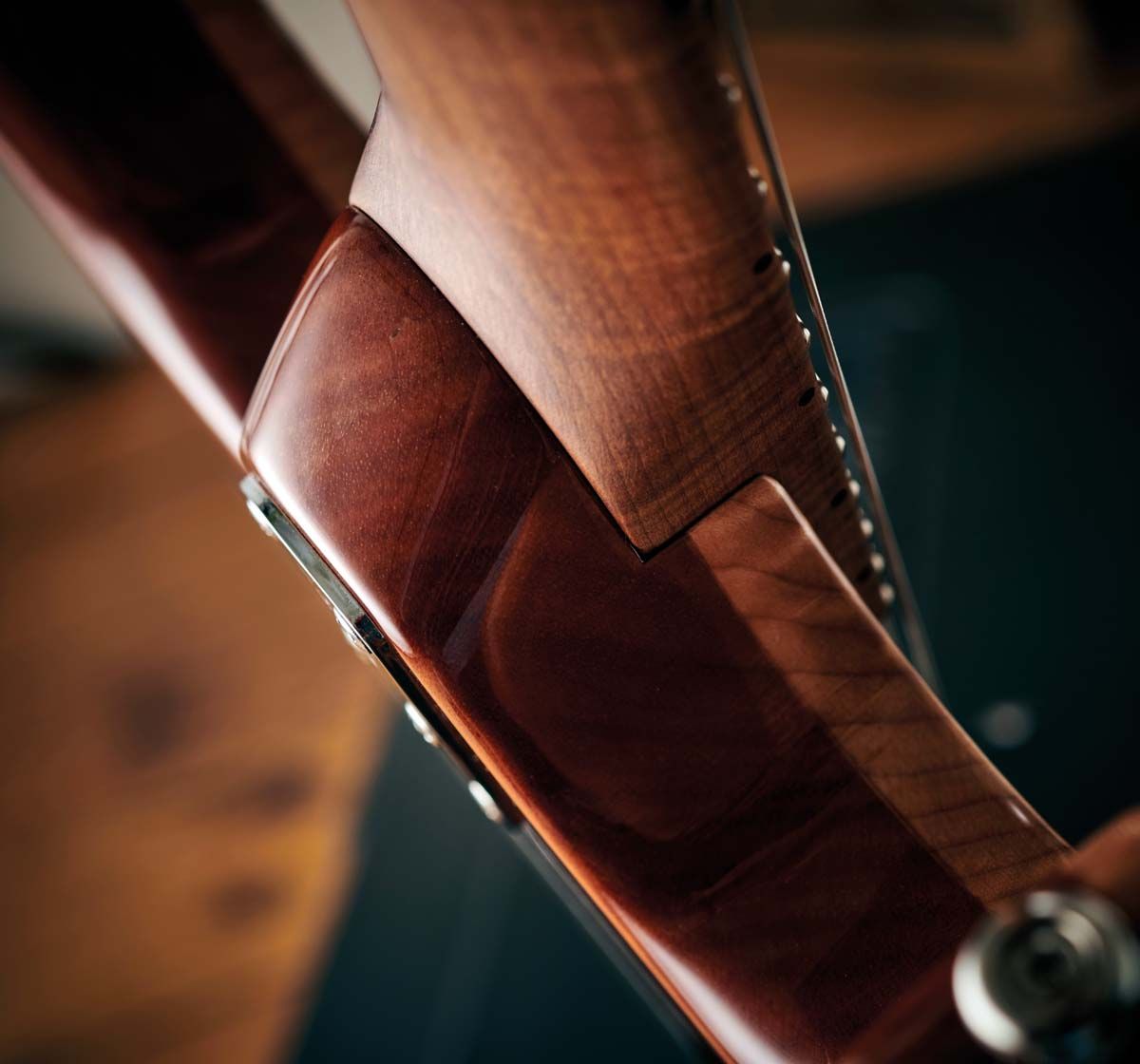 The neck profile is agreeably slim , with that 10" fingerboard radius offering a very comfortable, modern feel.