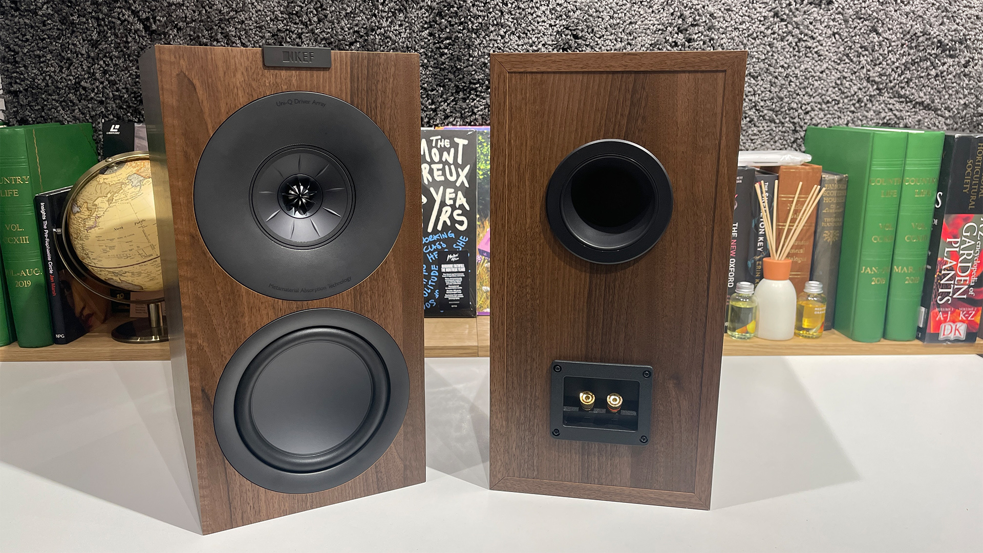 KEF Q Концерт Мета