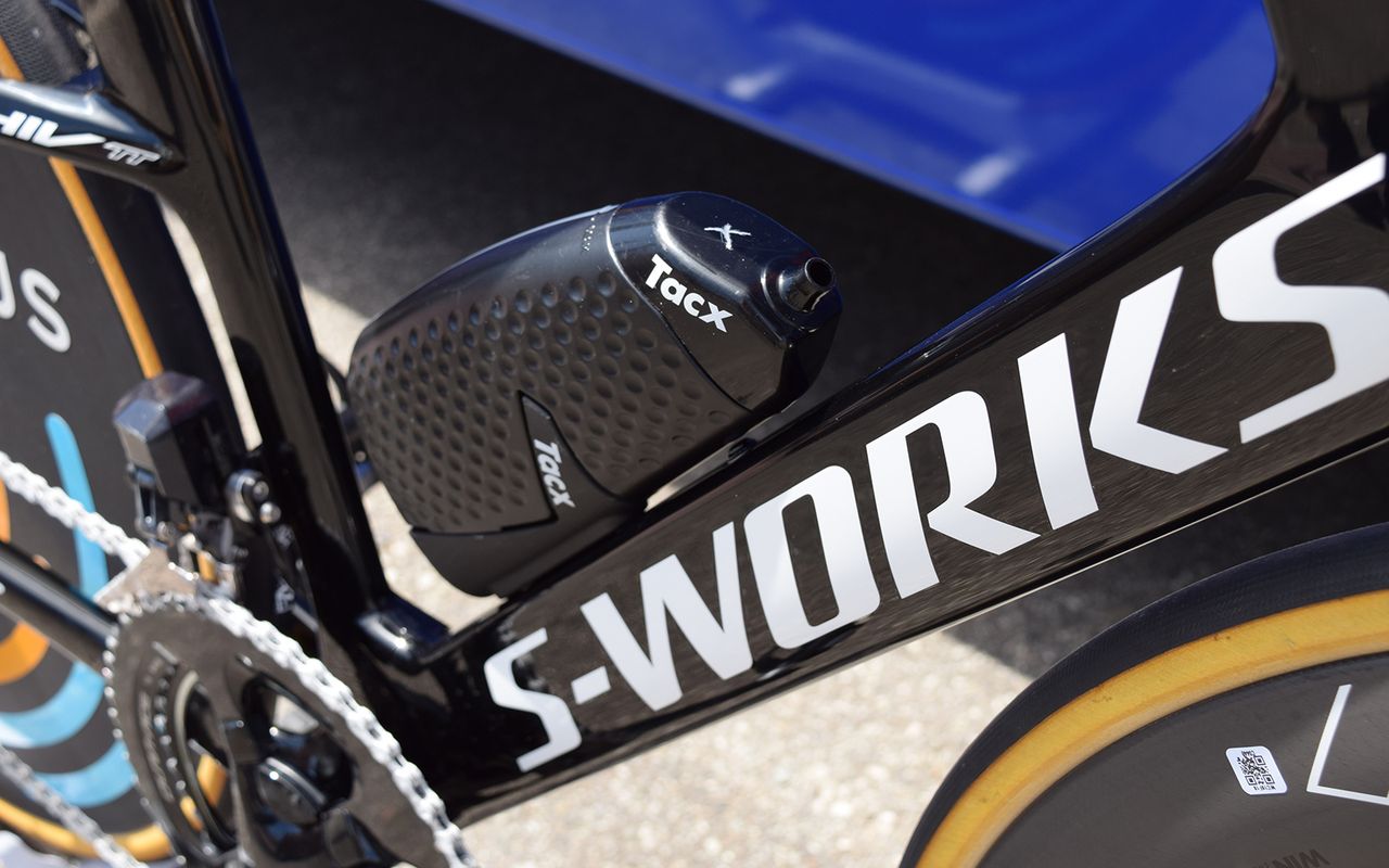 Tacx produce a TT-specific bottle cage and bidon for maximum aerodynamics