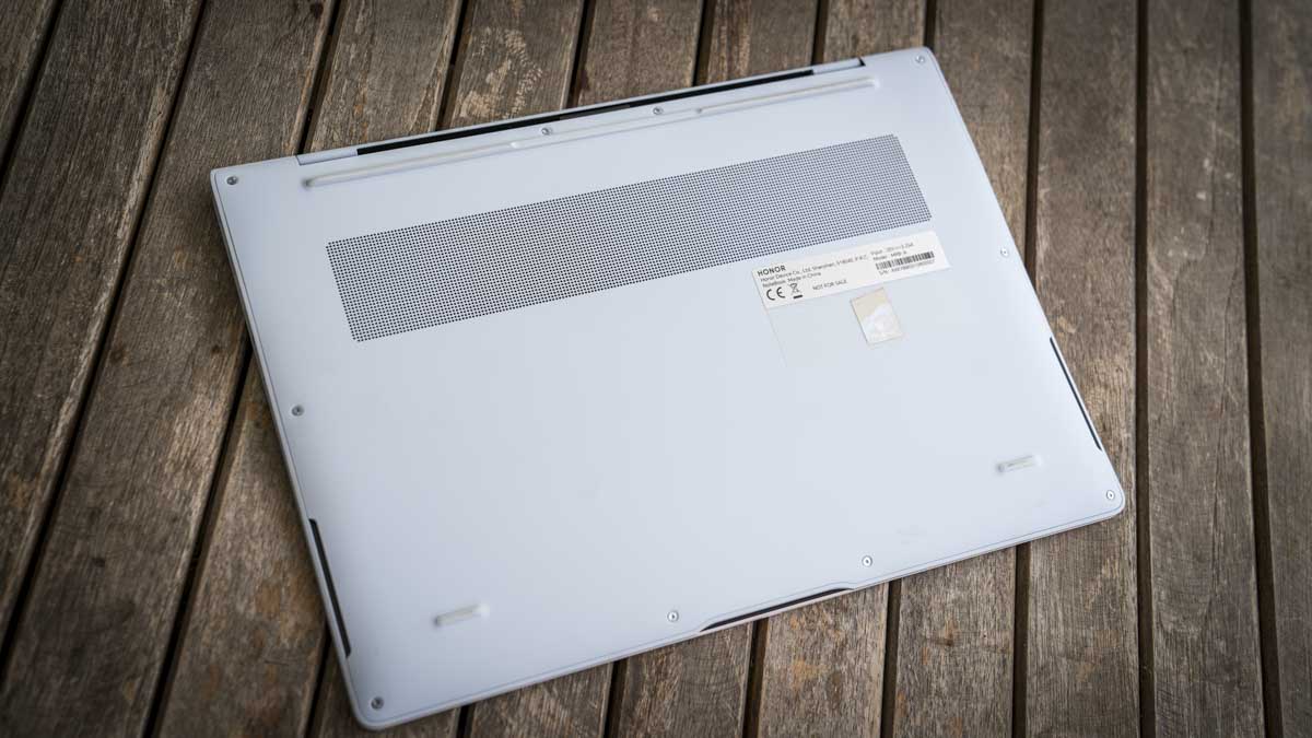 HONOR MagicBook Art 14 2025