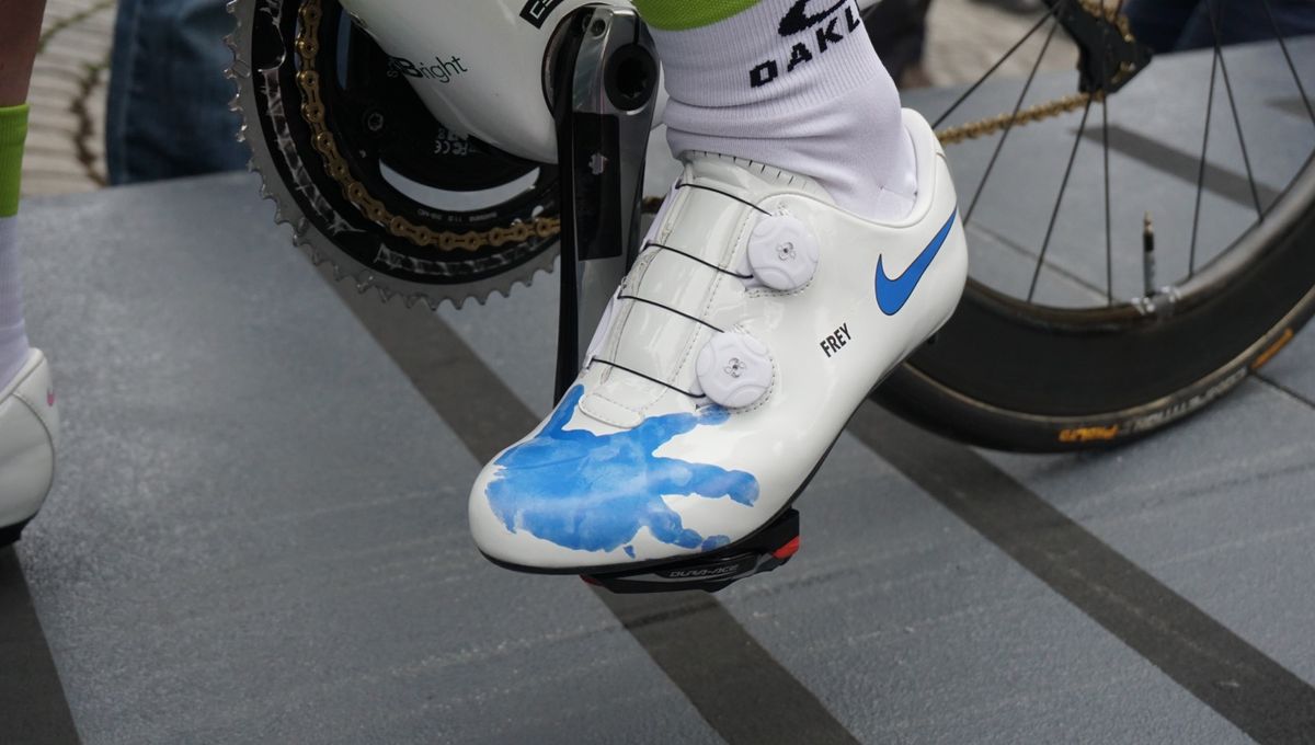 Frey is Cavendish's son, a blue handprint and Nike swoosh is the design for the left shoe