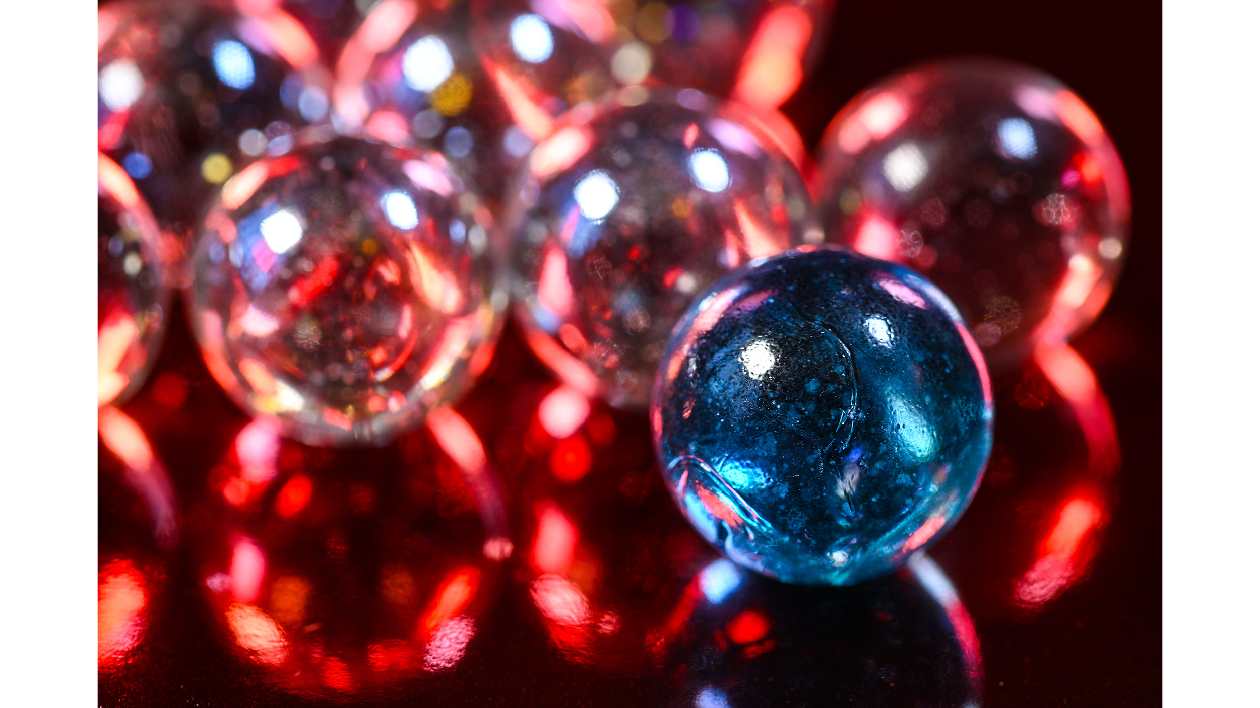 An aperture of f/11 gave more marble in focus without adding distraction in the background