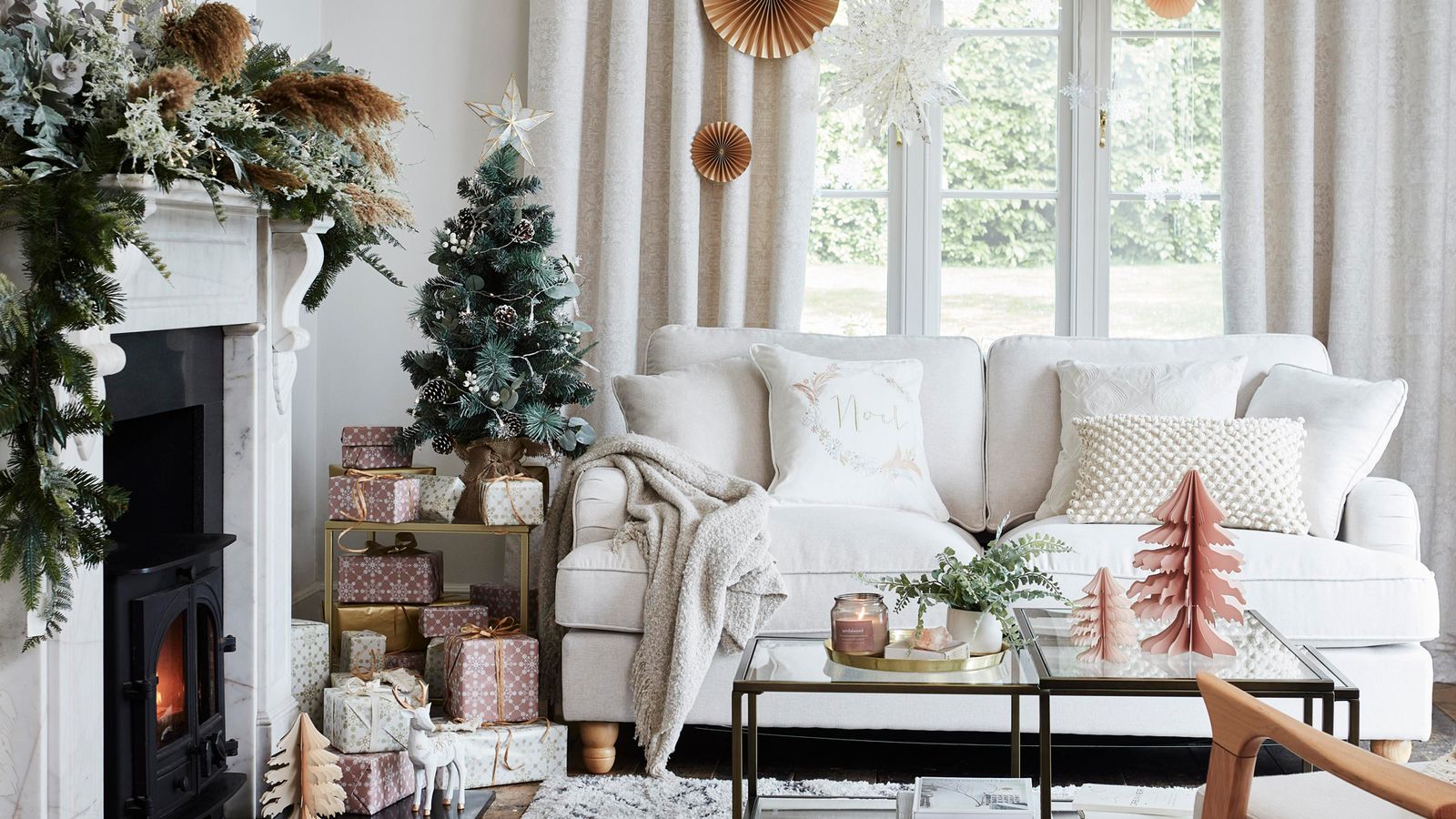 Christmas tree themes 2022 15 ontrend decorating ideas Woman & Home