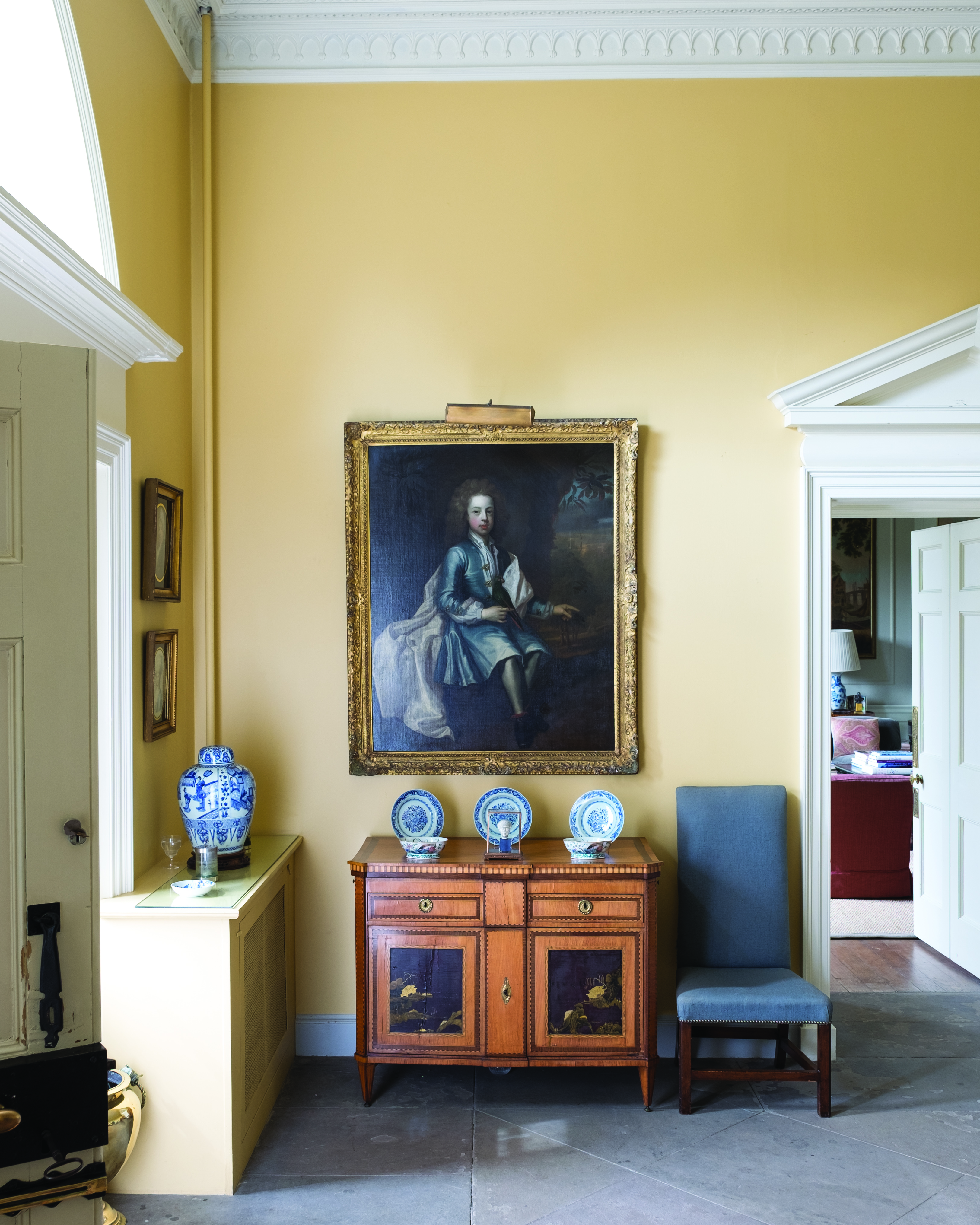 Yellow living room by Farrow & Ball