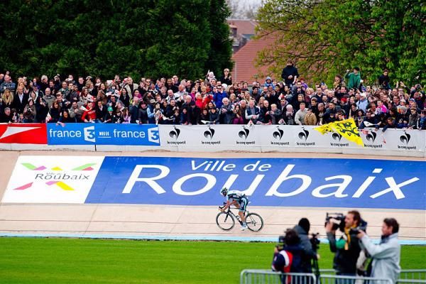 Tom Boonen makes his way around the Roubaix velodrome.