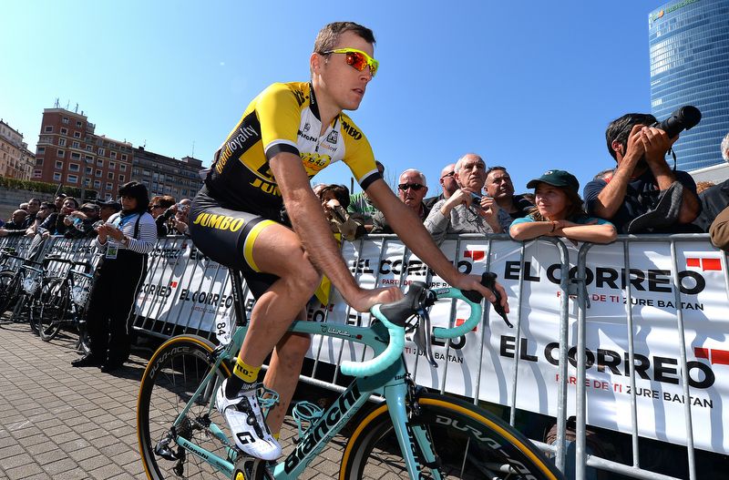 Kevin De Weert (LottoNL-Jumbo) riding to sign on