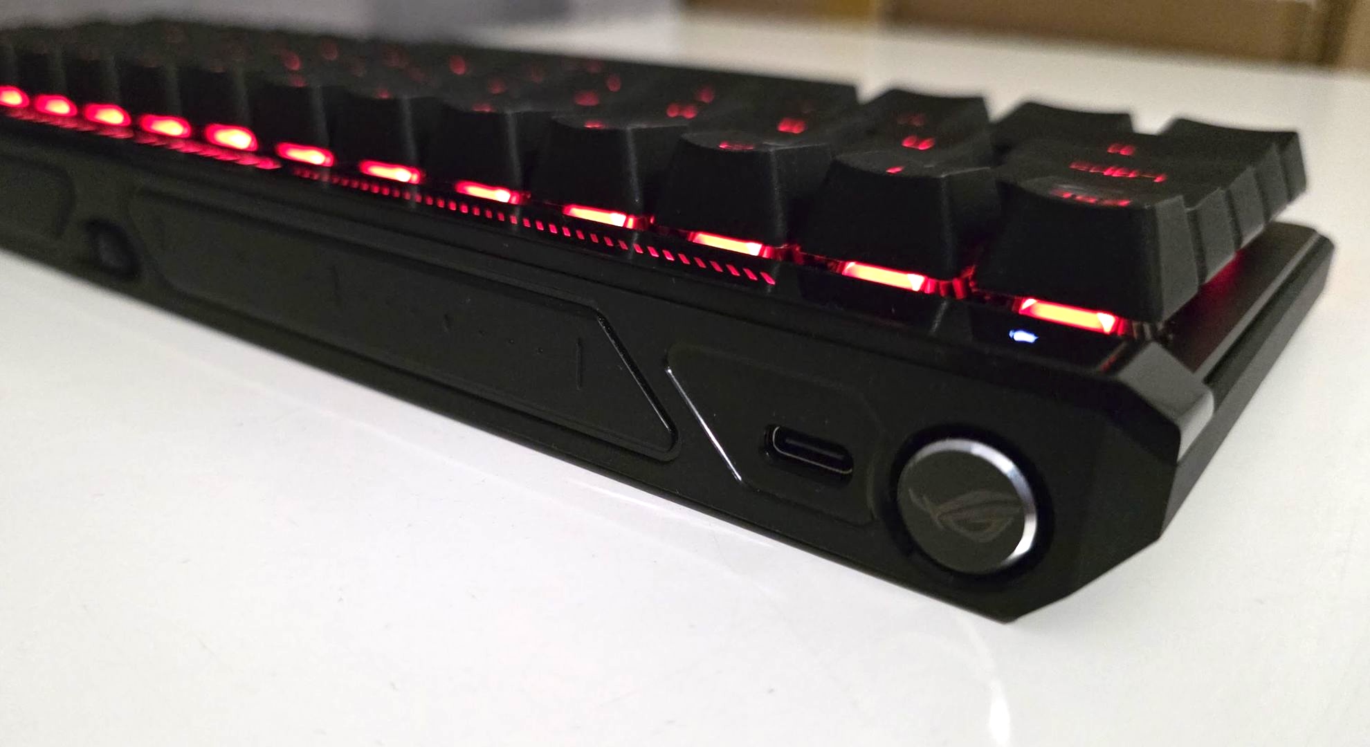 The Asus ROG Falchion Ace HFX keyboard