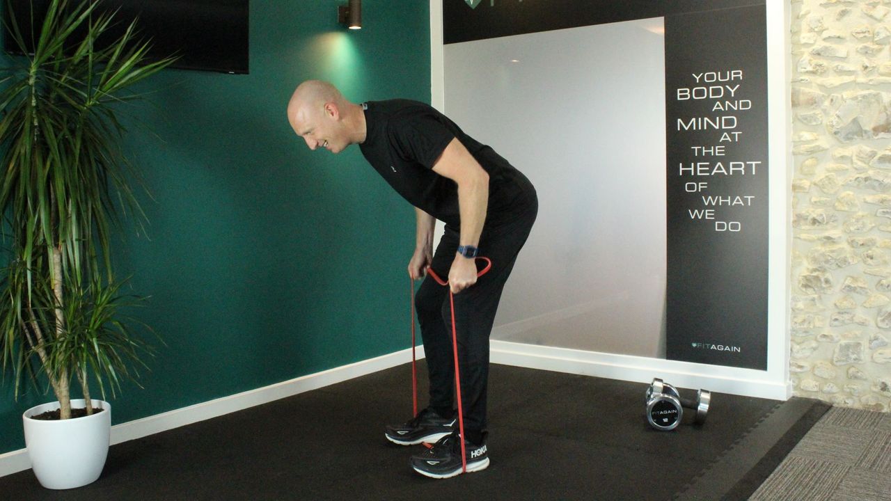 PT Andrew Watkins does resistance band workout