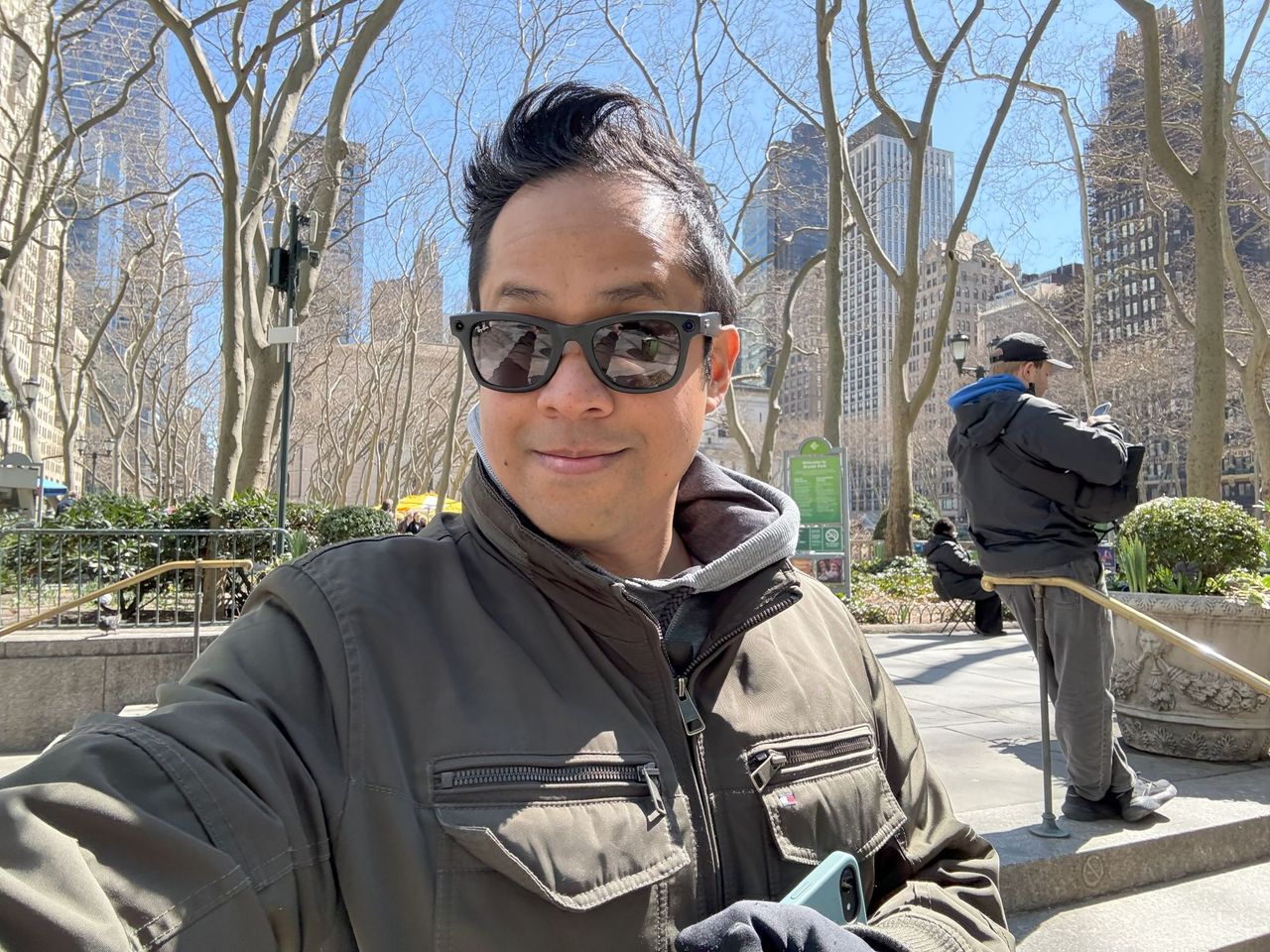 Apple iPhone 16 selfie sample.