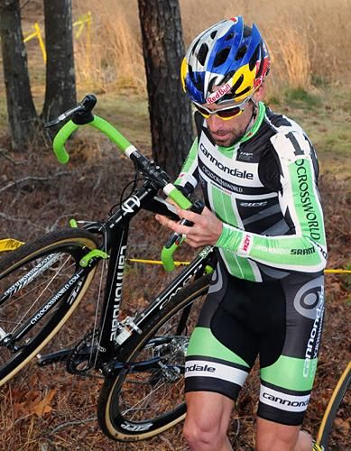 Tim Johnson (Cannondale-Cyclocrossworld) right behind Trebon.