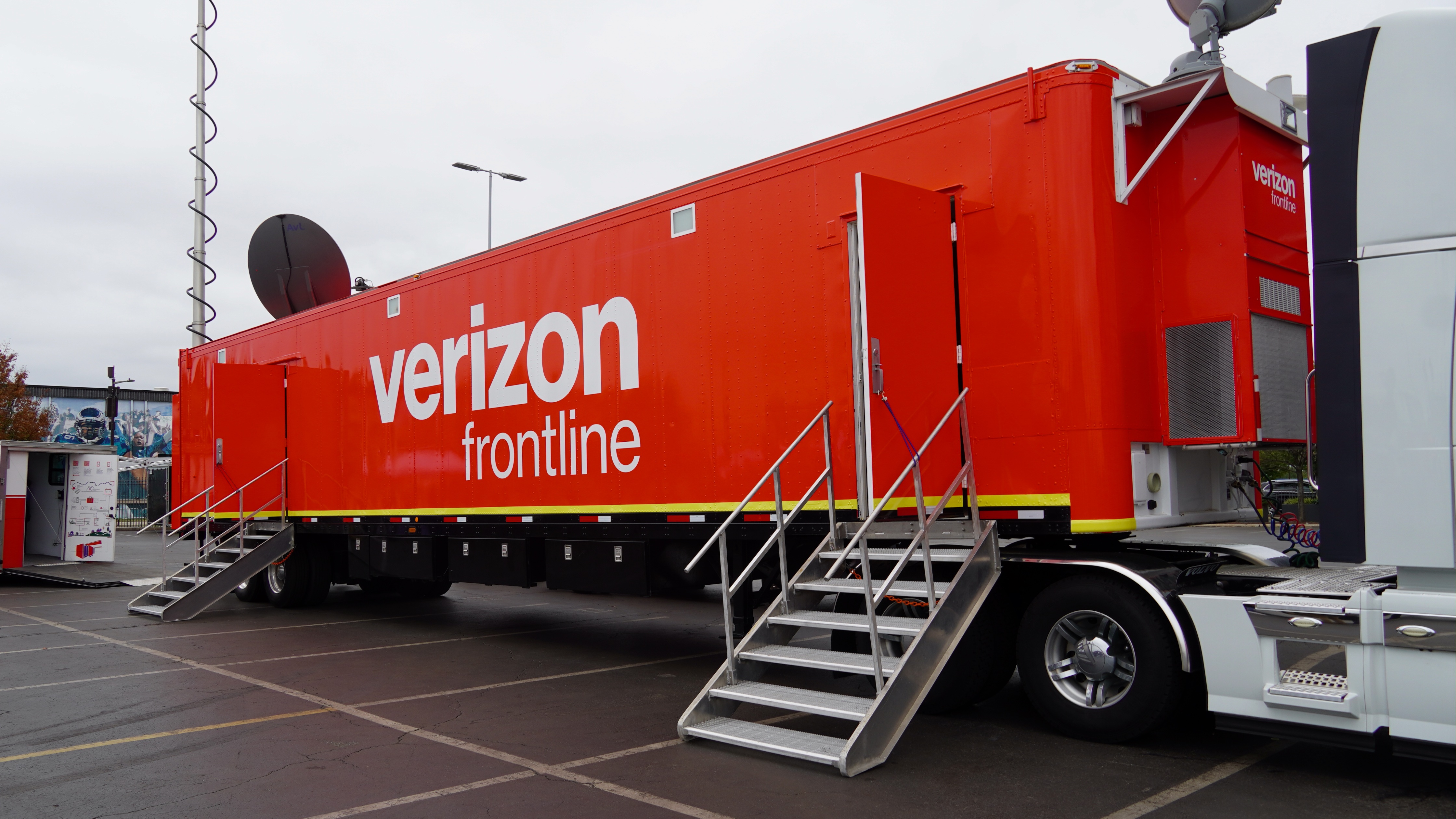 Verizon Frontline equipment on display at the Philadelphia Roadshow.