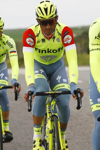 Daniele Bennati (Tinkoff) Covered up the leader's jersey