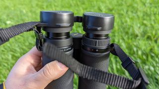 The binoculars' dioptrer