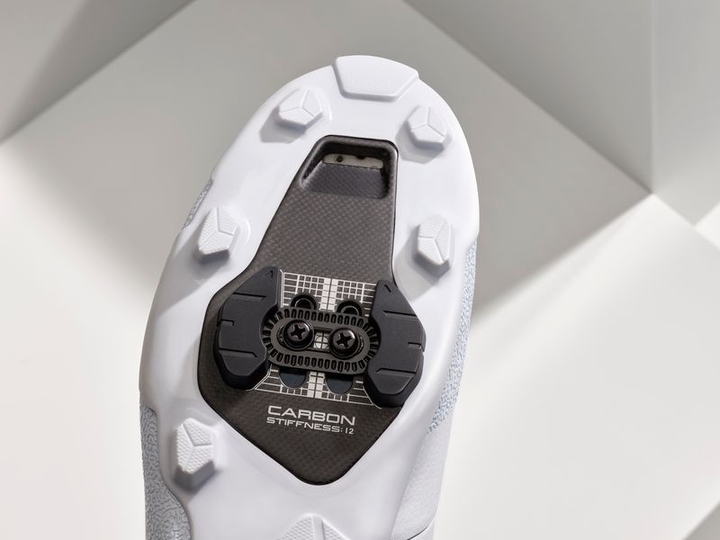 A Shimano RX910 S-Phyre gravel shoe