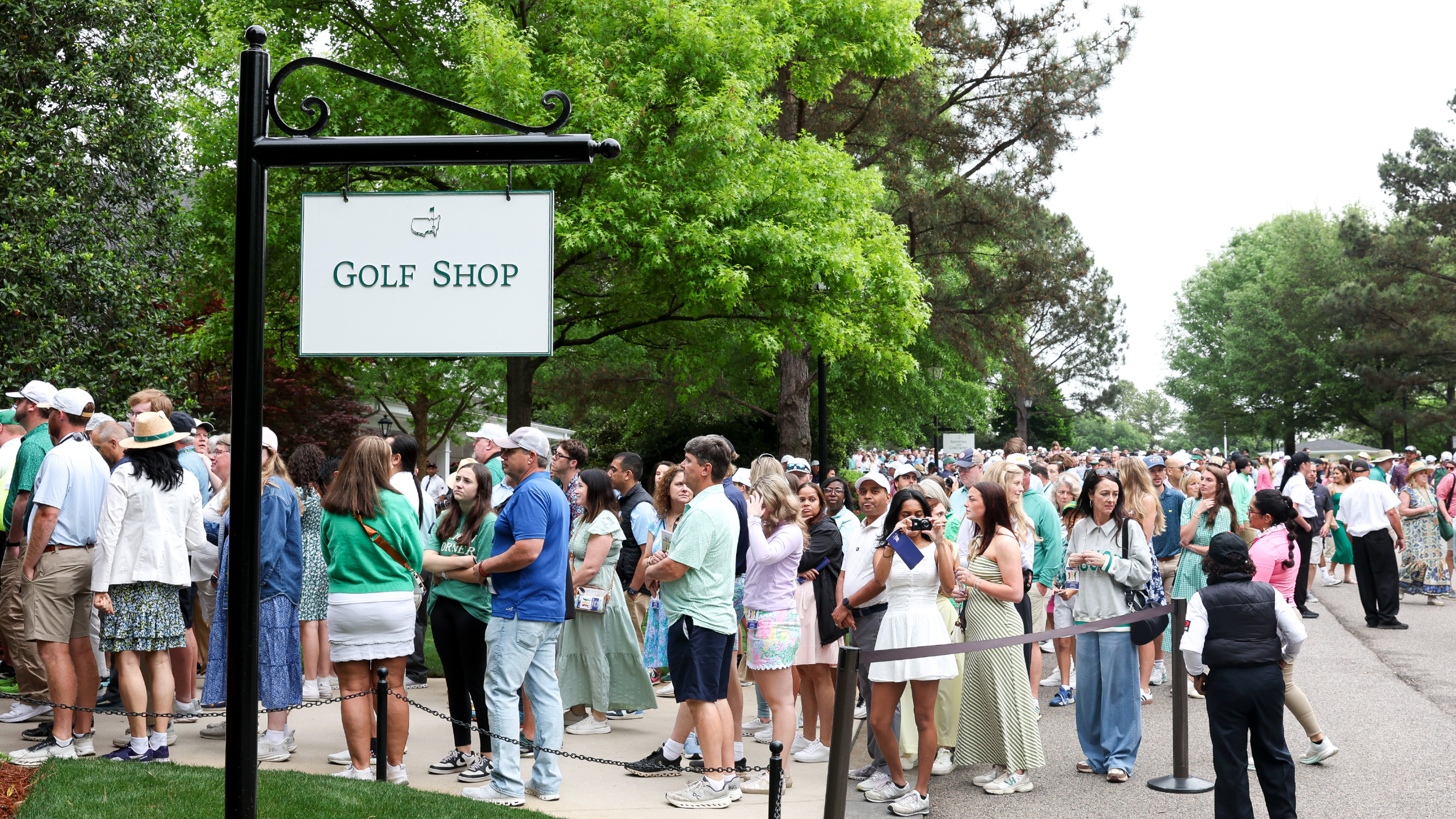 Fans queue for the Golf Shop at The Masters