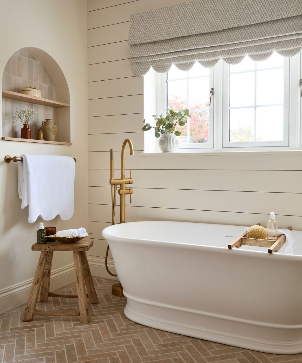 Bathroom wall ideas: striking finishes for washroom walls | Homes and ...
