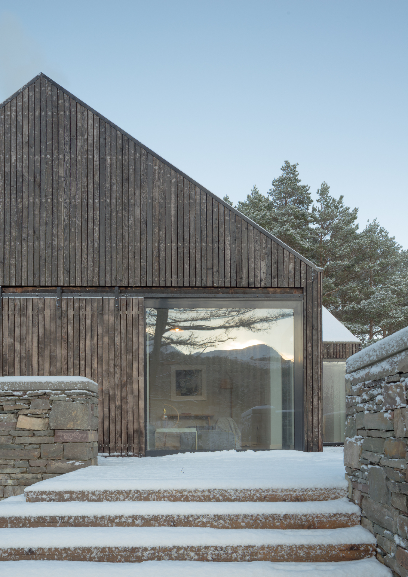 Lochside House - Haysom Ward Miller