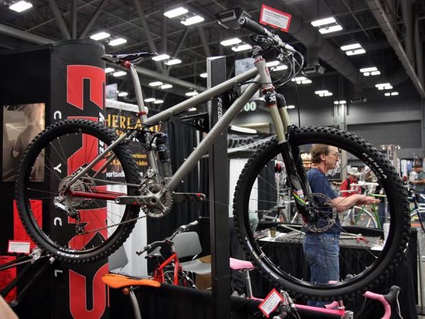 This Eriksen full-suspension bike uses another Ventana rear end - a popular option among smaller builders for its wide range of fitment and travel options.
