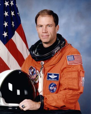 Official portrait of NASA astronaut Rick Searfoss.