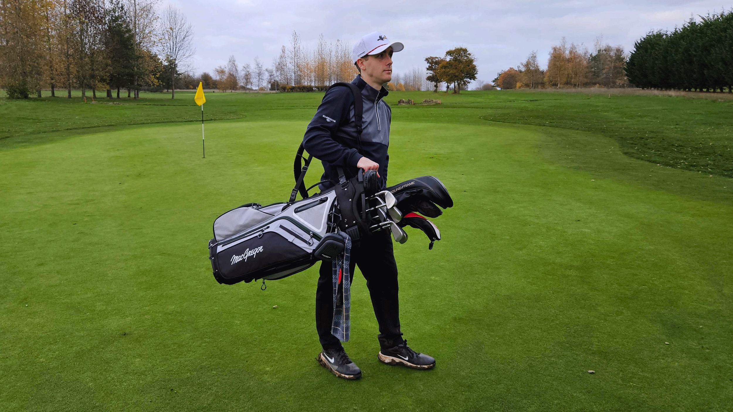General view of the MacGregor Tourney Hybrid Stand Carry Bag