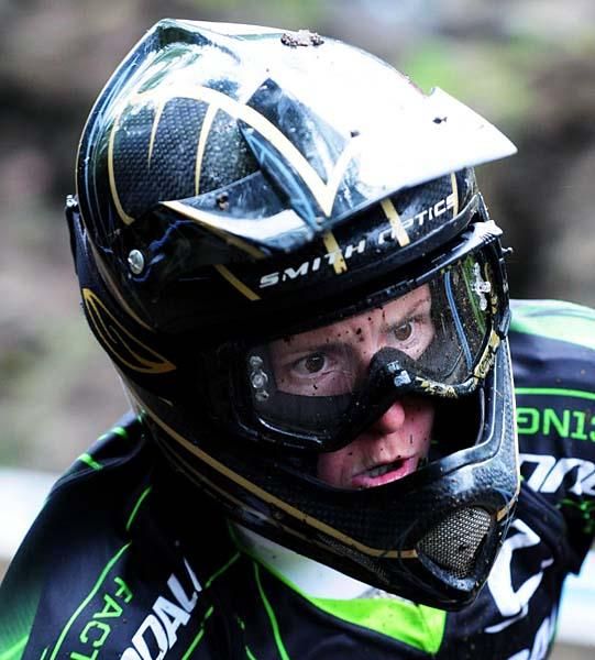 Darien Harvey (Cannondale) concentrates on the track.