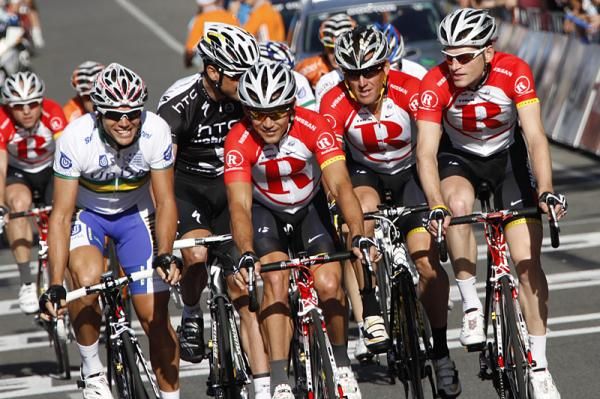 Robbie McEwen lined up for his first race with new teammate Lance Armstrong