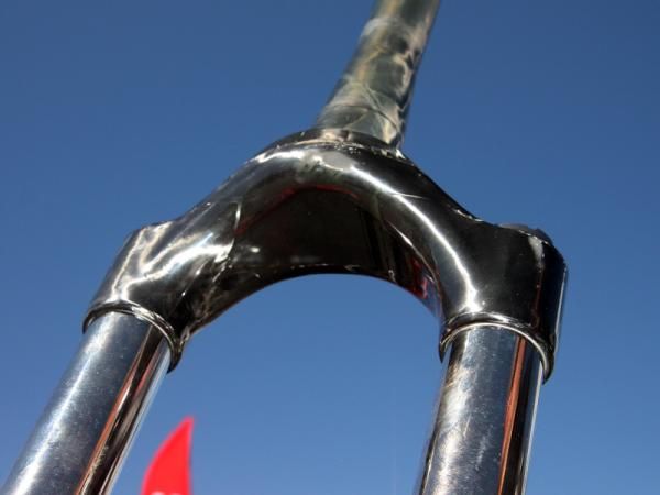 The carbon crown's solid bottom won't get plugged with mud but it'll also prevent the use of most fenders, too.