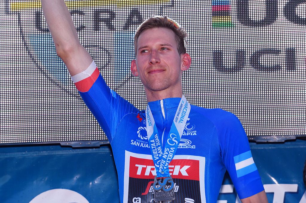Bauke Mollema (Trek-Segafredo) gets the overall race lead