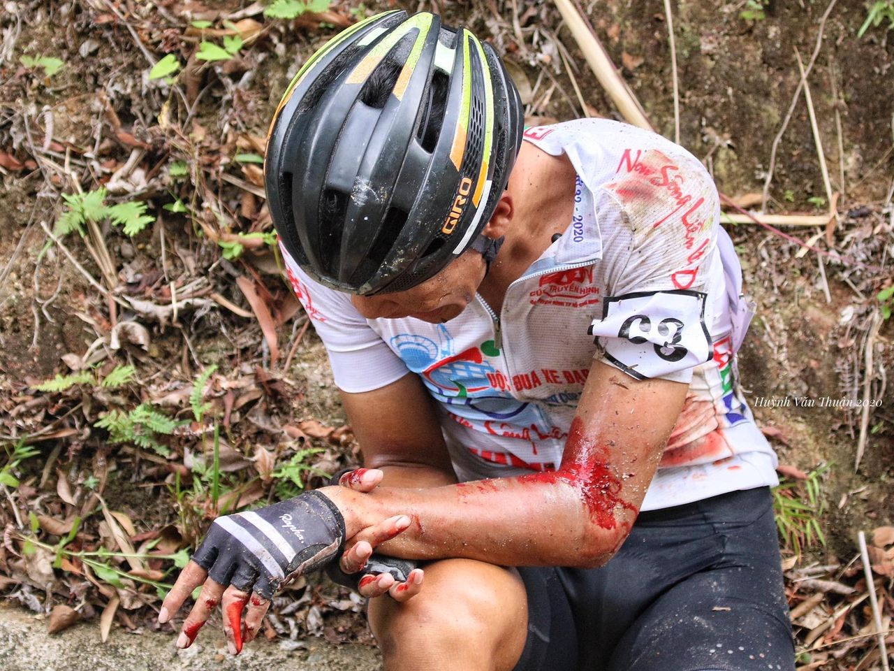 Vo Thanh An crashed heavily and was taken to hospital