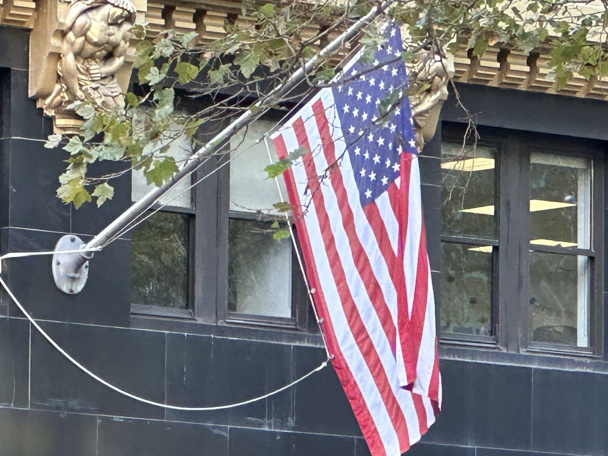 iphone 14 pro max zoom flag 15x