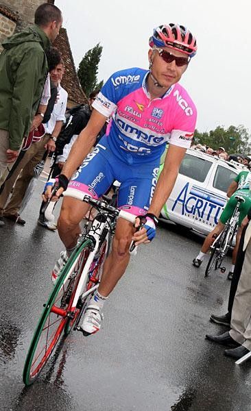 Damiano Cunego (Lampre) rolls to the finish.