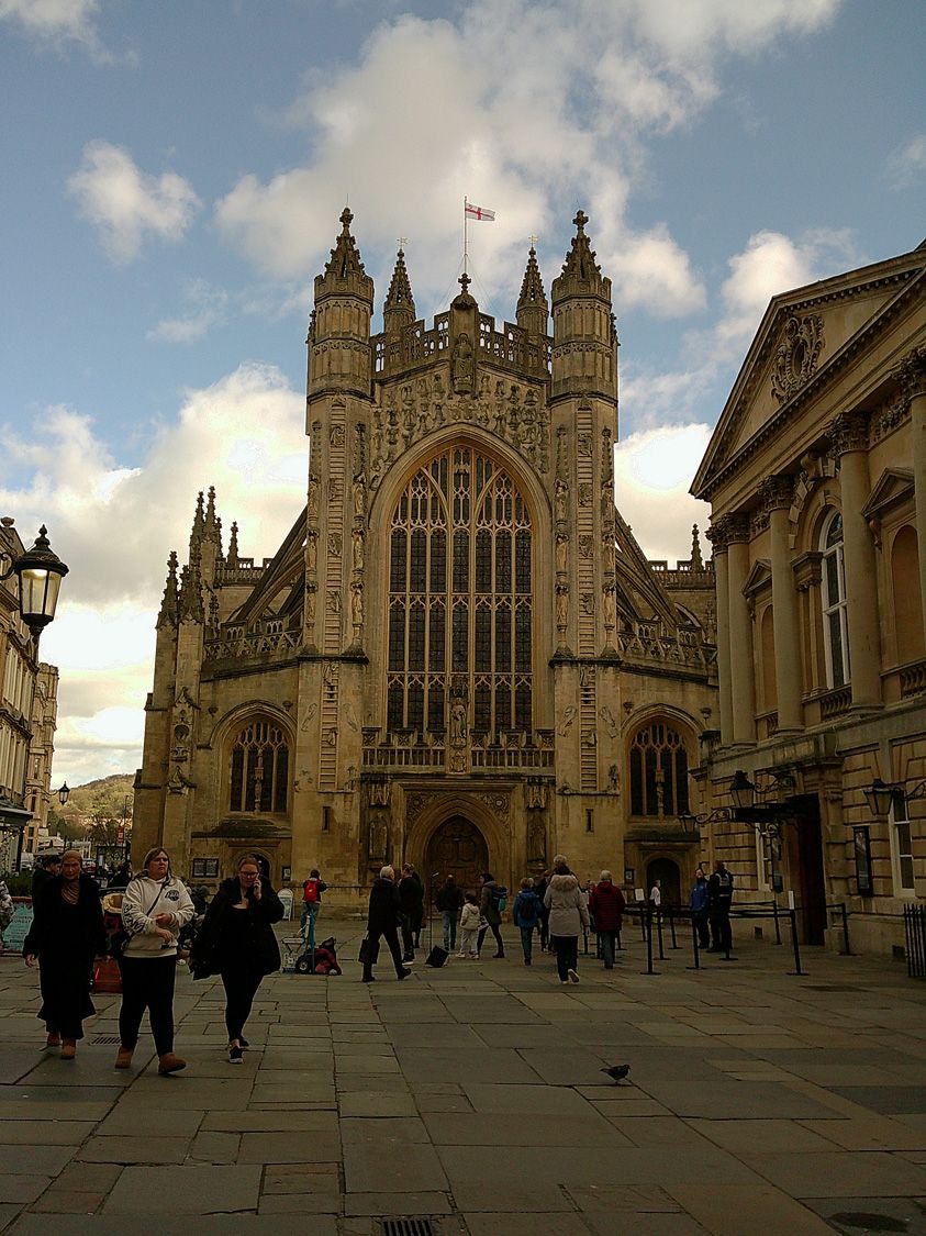 A photo of Bath Abbey, taken on a Camp Snap Screen-Free digital camera