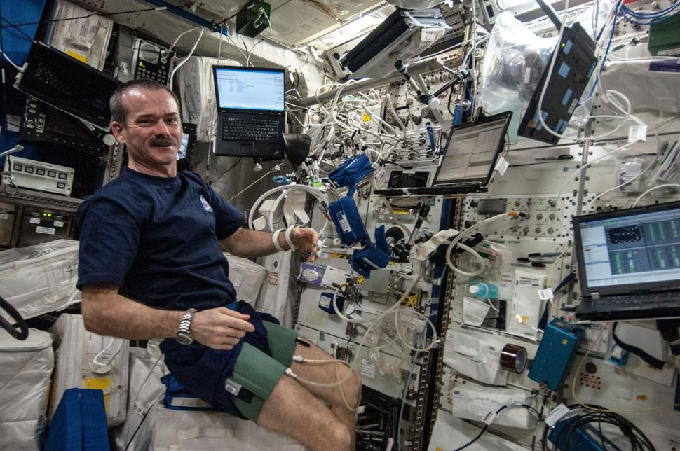 Future Astronauts Must Perform Surgery in Space — and It Will Be Gross ...