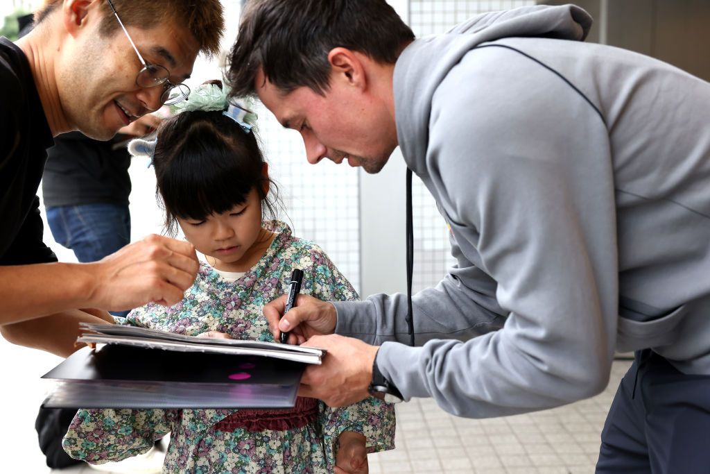 The lead in day to the Saitama Criterium 2024, where riders went to Saitama University to meet students and learn the basics of Aikido and the Koto