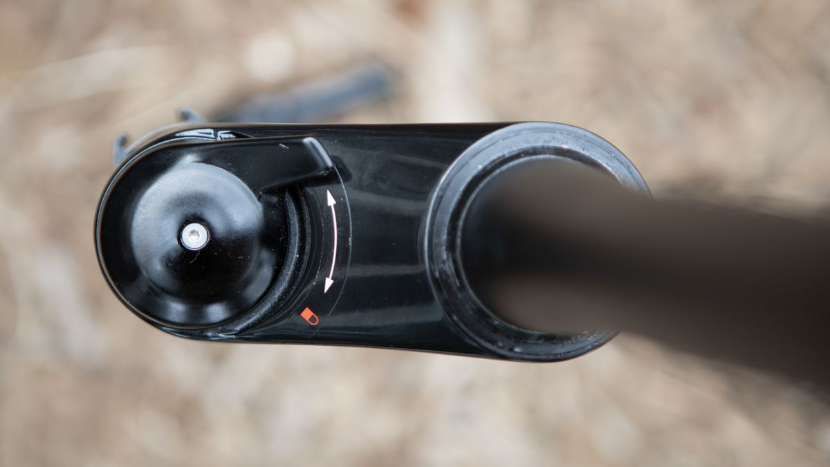 Best gravel suspension fork - Lefty Oliver lockout switch