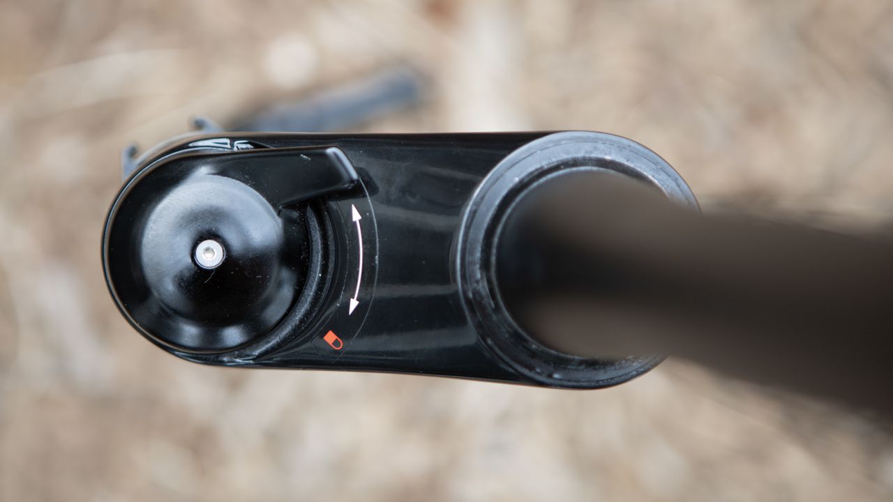 Best gravel suspension fork - Lefty Oliver lockout switch