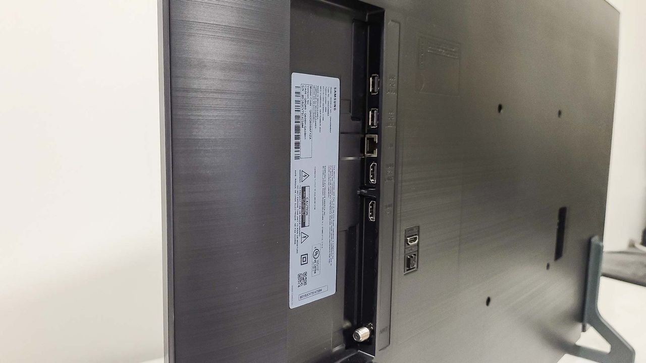 Samsung Q60B QLED TV ports