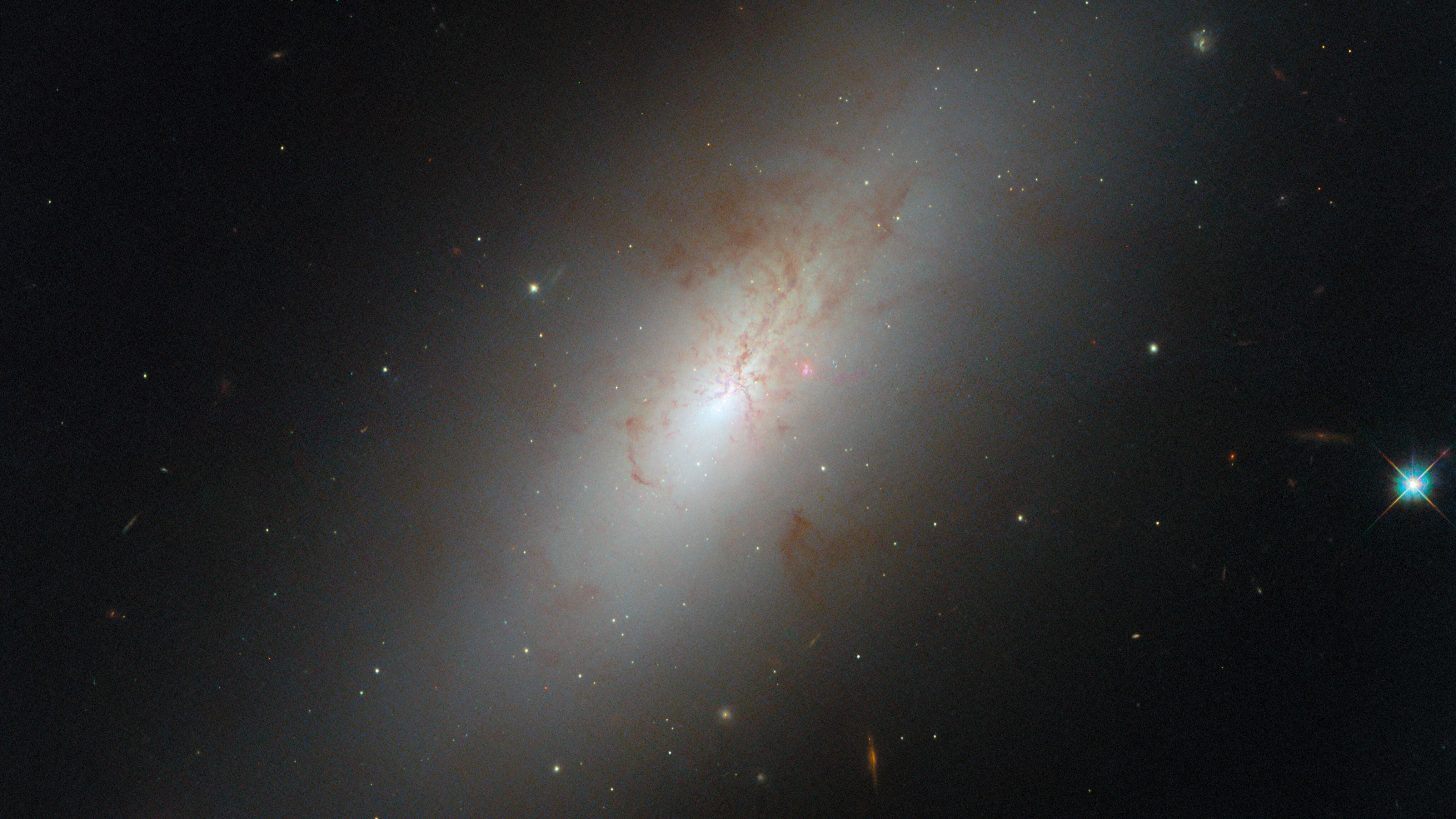 34-year-old Hubble Telescope does it again - NASA uncovers unusual galaxy using Hubble photography