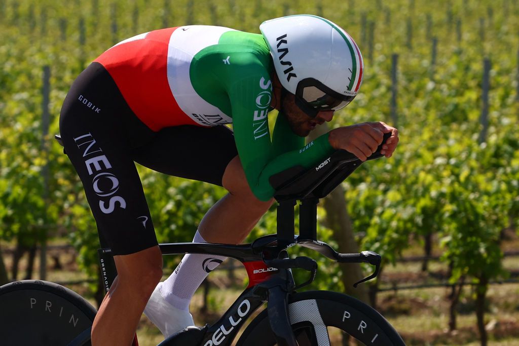 Team Ineos' Italian rider Filippo Ganna competes in the 14th stage of the 107th Giro d'Italia cycling race, a time trial between Castiglione delle Stiviere and Desenzano del Garda, on May 18, 2024. (Photo by Luca Bettini / AFP)