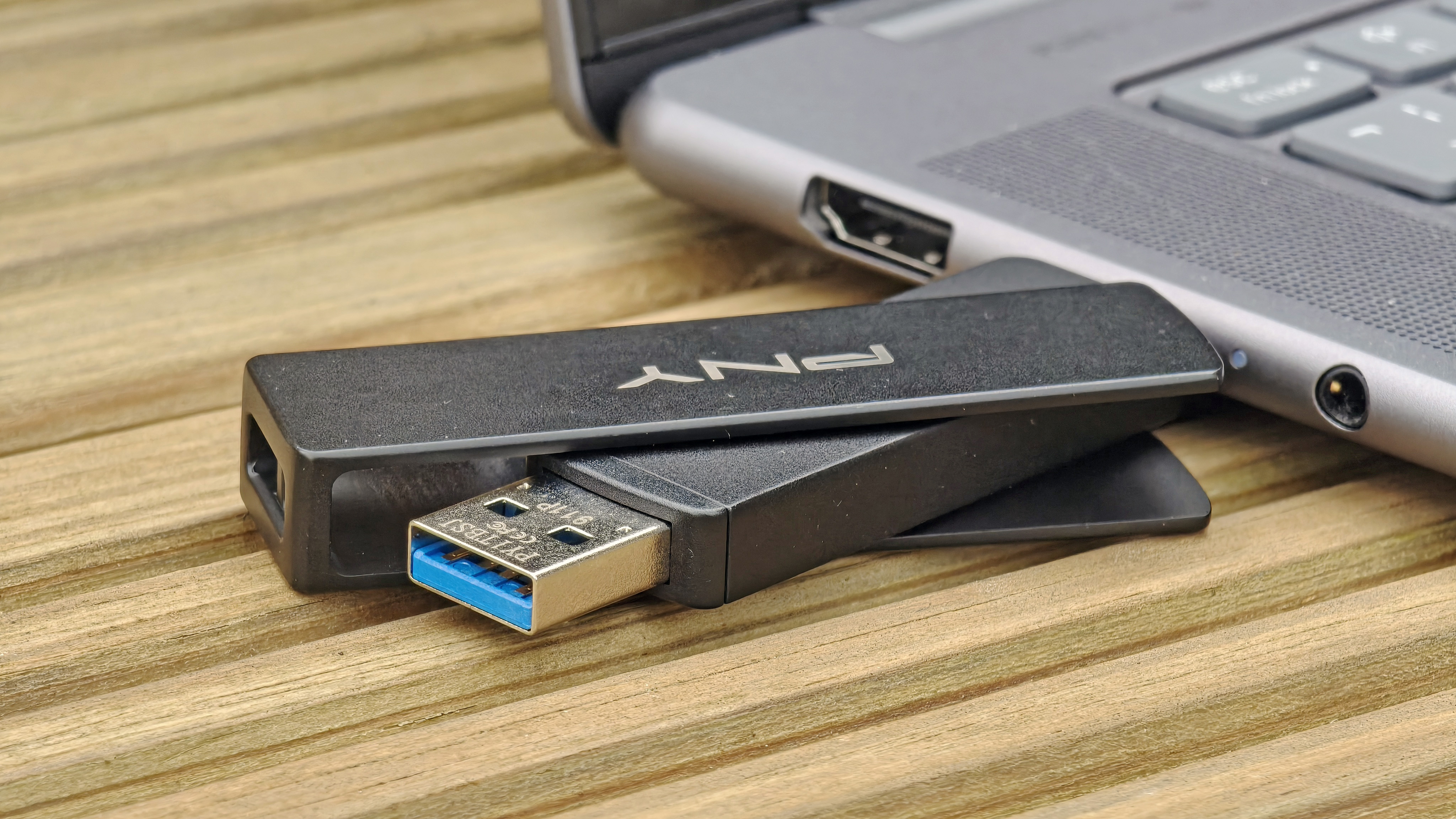 PNY Duo Link V3 flash drive