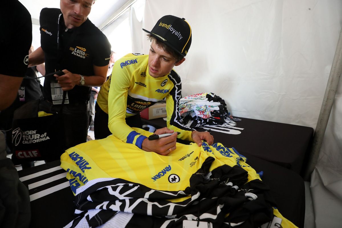 George Bennett signing yellow jerseys