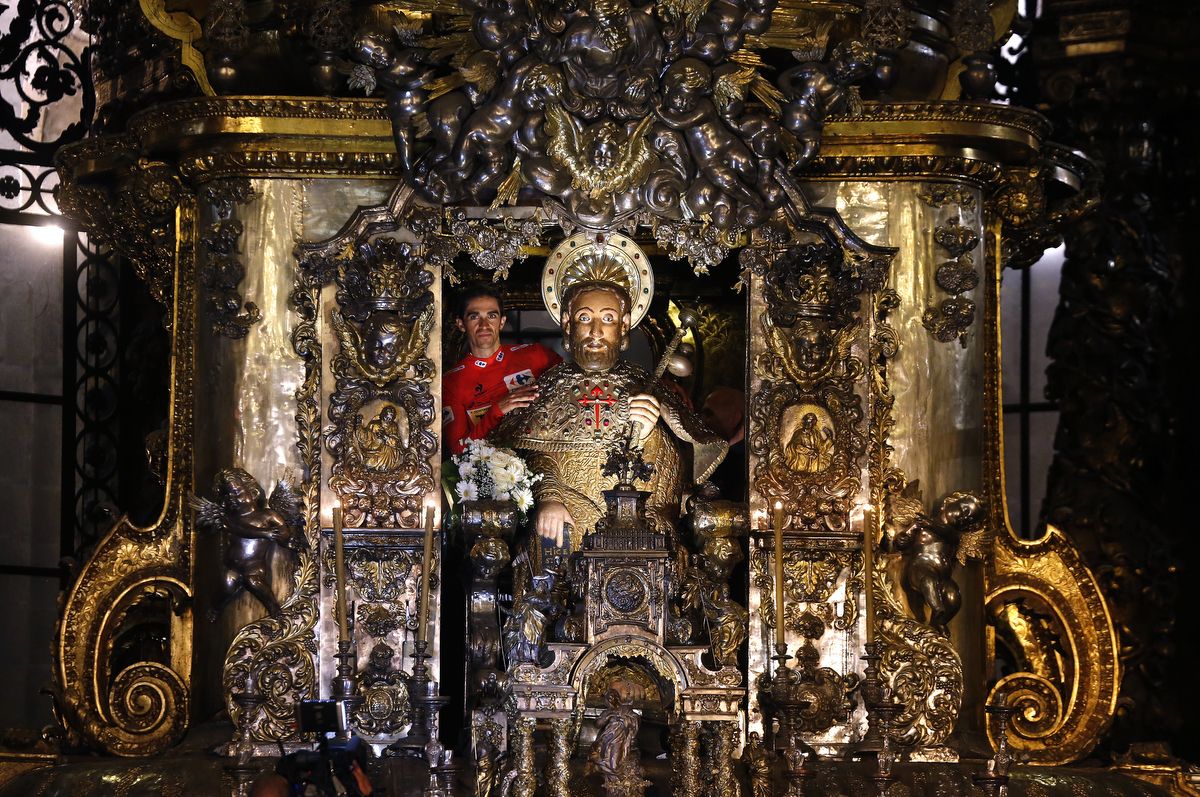 Alberto Contador celebrating his 2014 Vuelta win in Santiago de Compostela
